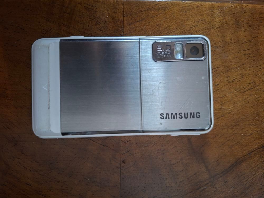 T&eacute;l&eacute;phone portable Samsung SGH F480i Téléphones et tablettes