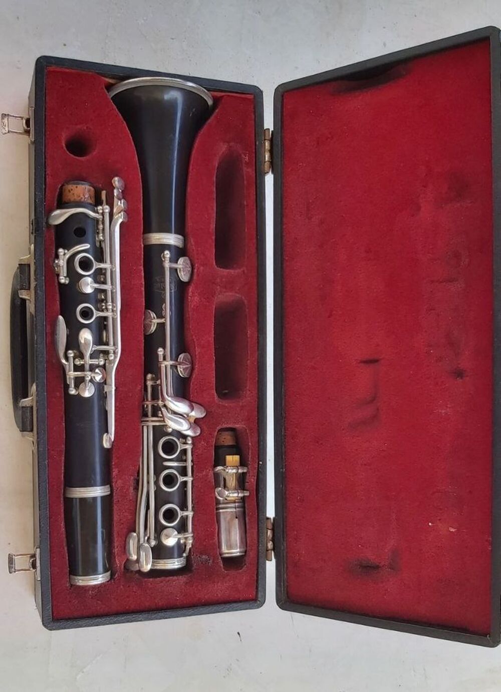 Clarinette Noblet, corps en &eacute;b&egrave;ne. Instruments de musique