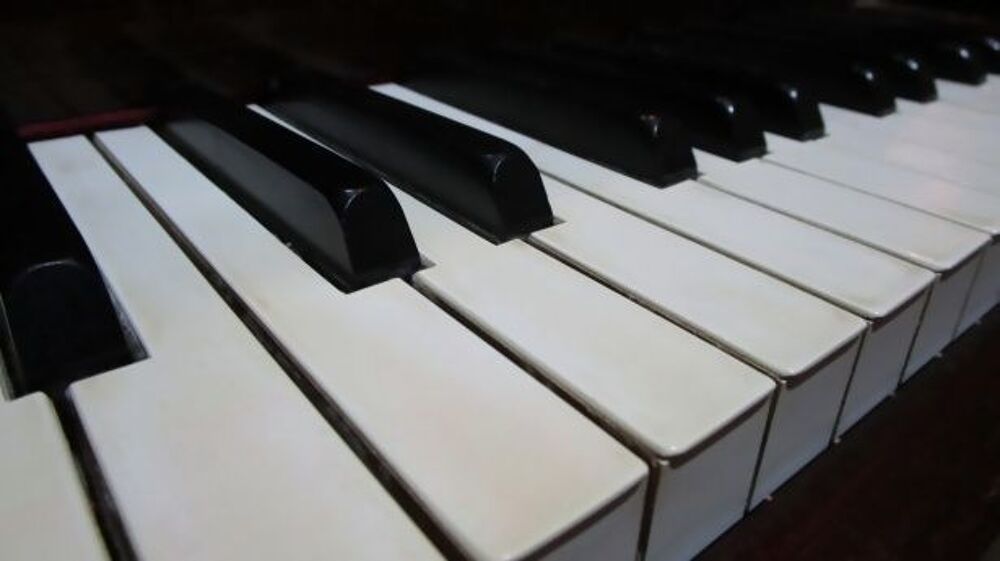  COURS DE PIANO A DOMICILE 