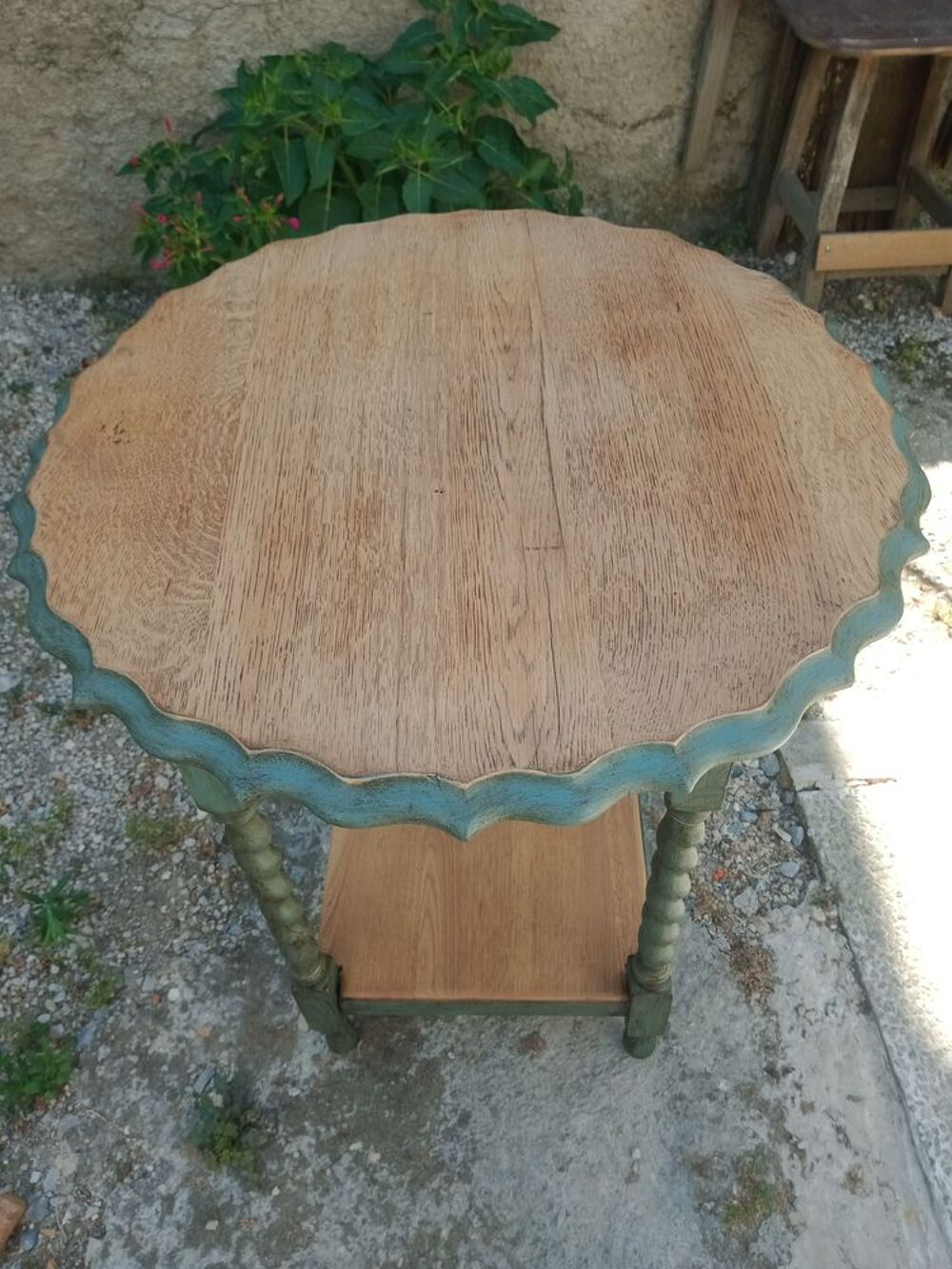 Table d' appoint laqu&eacute; Meubles