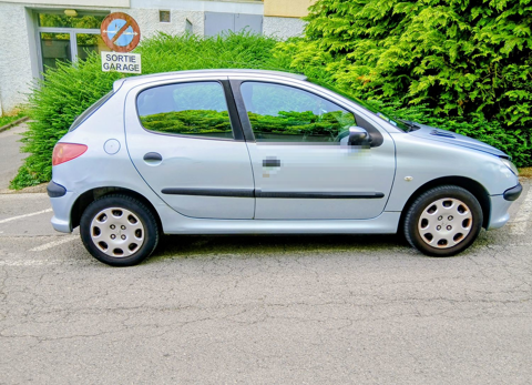 Peugeot 206 1.4 HDi Urban 2006 occasion Besan&ccedil;on 25000