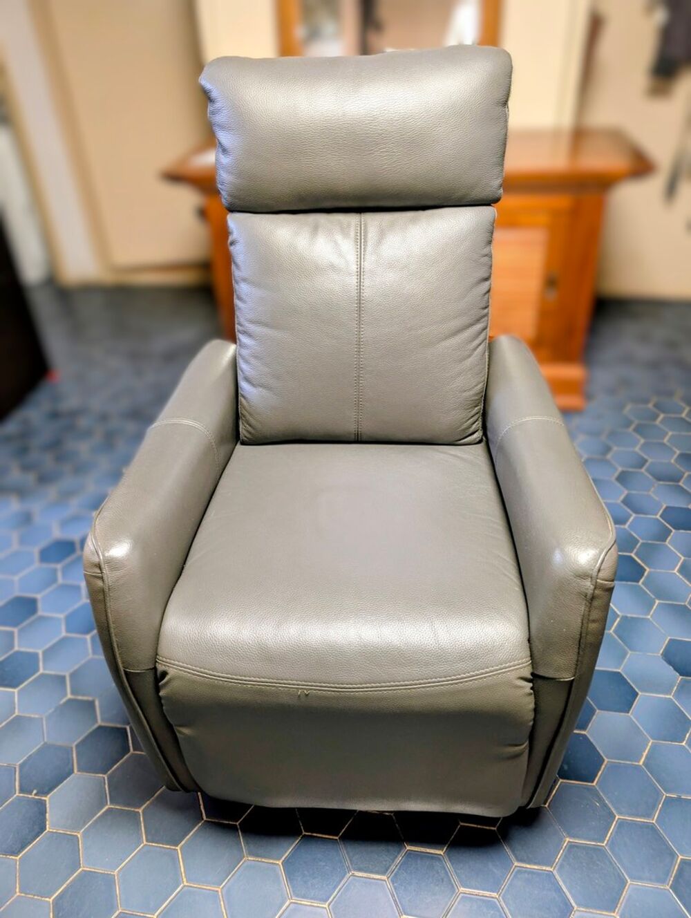 Fauteuil cuir gris dossier haut 
