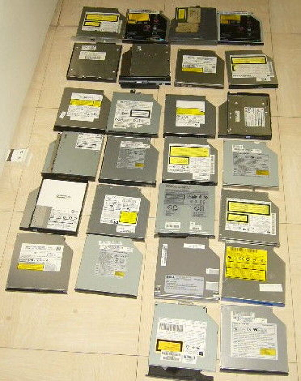 lecteur cd-rom compaq modele PT810E-029E2-fr pour pc portabl Matériel informatique