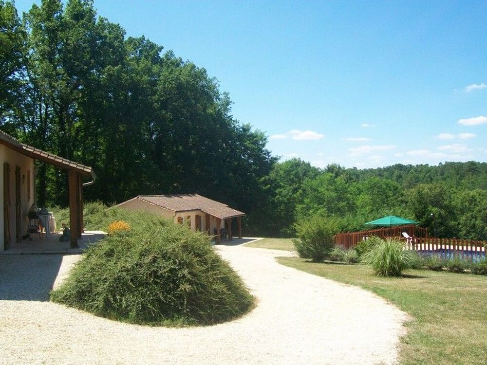 Vente Autre Opportunité : 3 gîtes 3? + grande piscine sur 1,5 ha Savignac-les-Églises