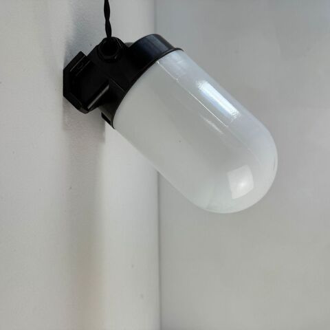 ANCIENNE APPLIQUE VINTAGE  �BLOC�  EN OPALINE
100 Montreuil (93)