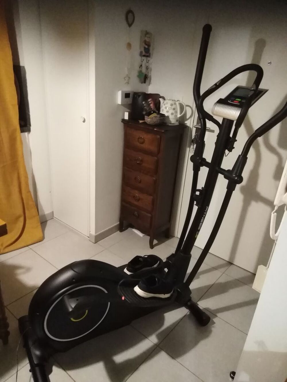 Elliptique &eacute;tat neuf 180 euros achet&eacute; 600 euros il y a moins Sports