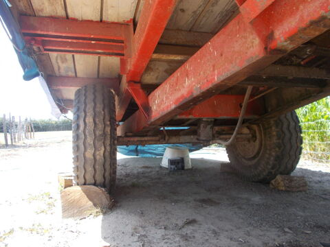 recherche  une  roue  ou  un  pneu   remorque 13 0 65 18 0 Dornes (58)