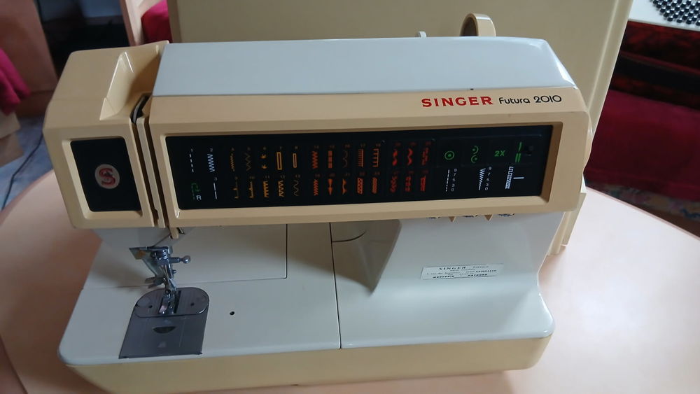 Machine &agrave; coudre et broder singer Electroménager