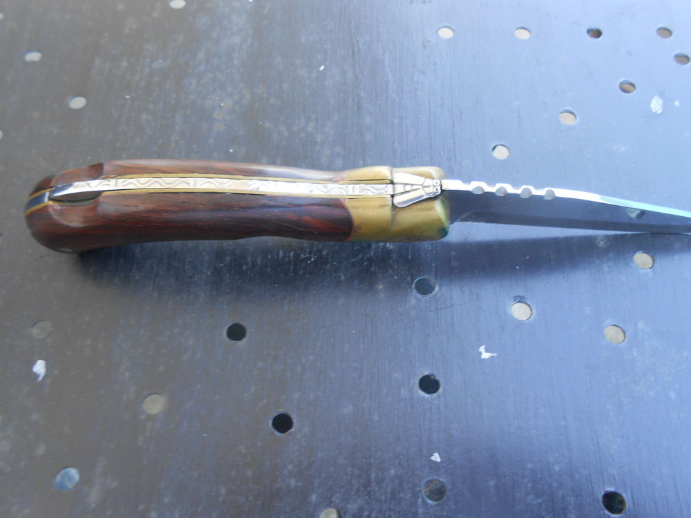 COUTEAU LAGUIOLE 