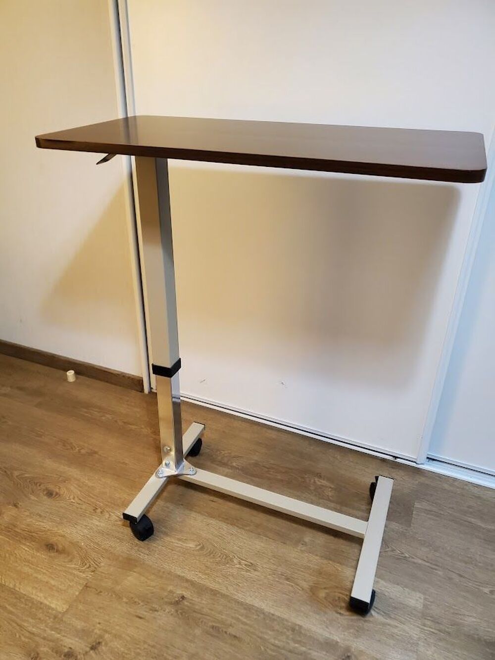 Table r&eacute;glable Meubles