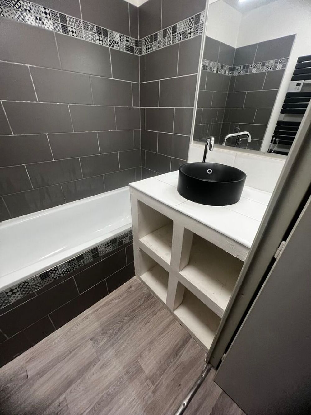 Vente Appartement EXCLUSIVITÉ ? NÎMES VACQUEROLLES ? T2 RÉNOVÉ ? 1ER ETAGE ? B Nîmes