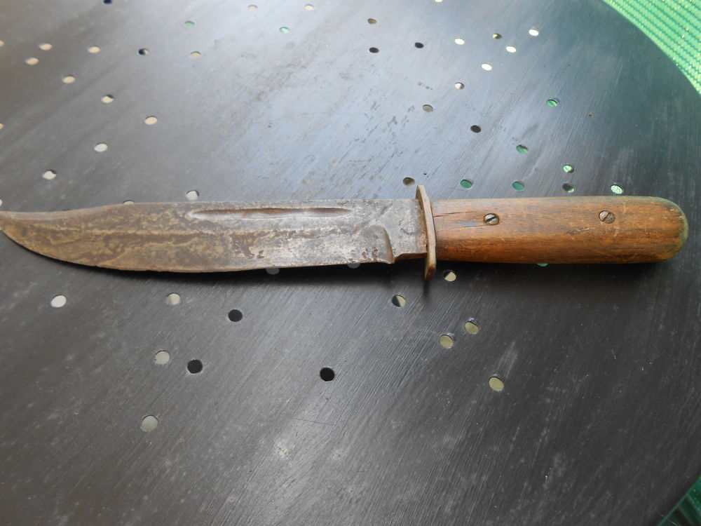 COUTEAU ANCIEN MANCHE EN CHATAIGNIER 