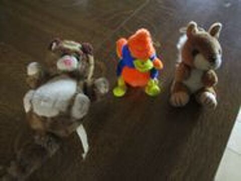 3 peluches diverses : cureuil - chat et canard 0 Mrignies (59)