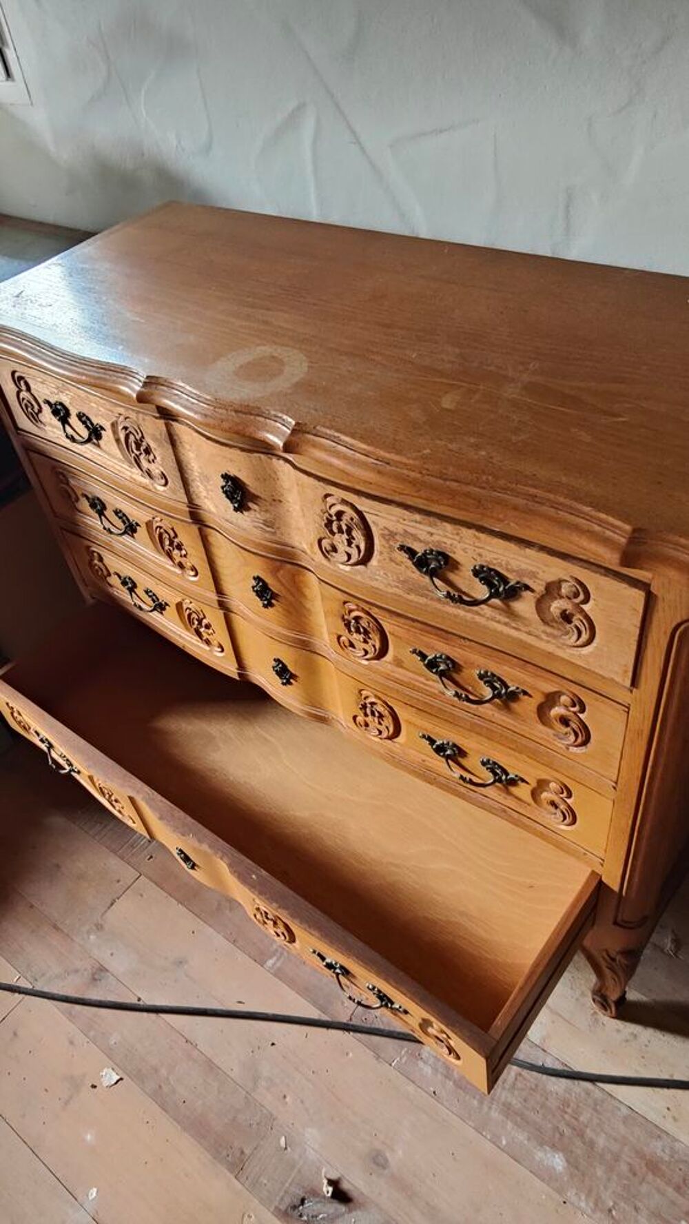 Commode style Louis XVI en ch&ecirc;ne massif Meubles