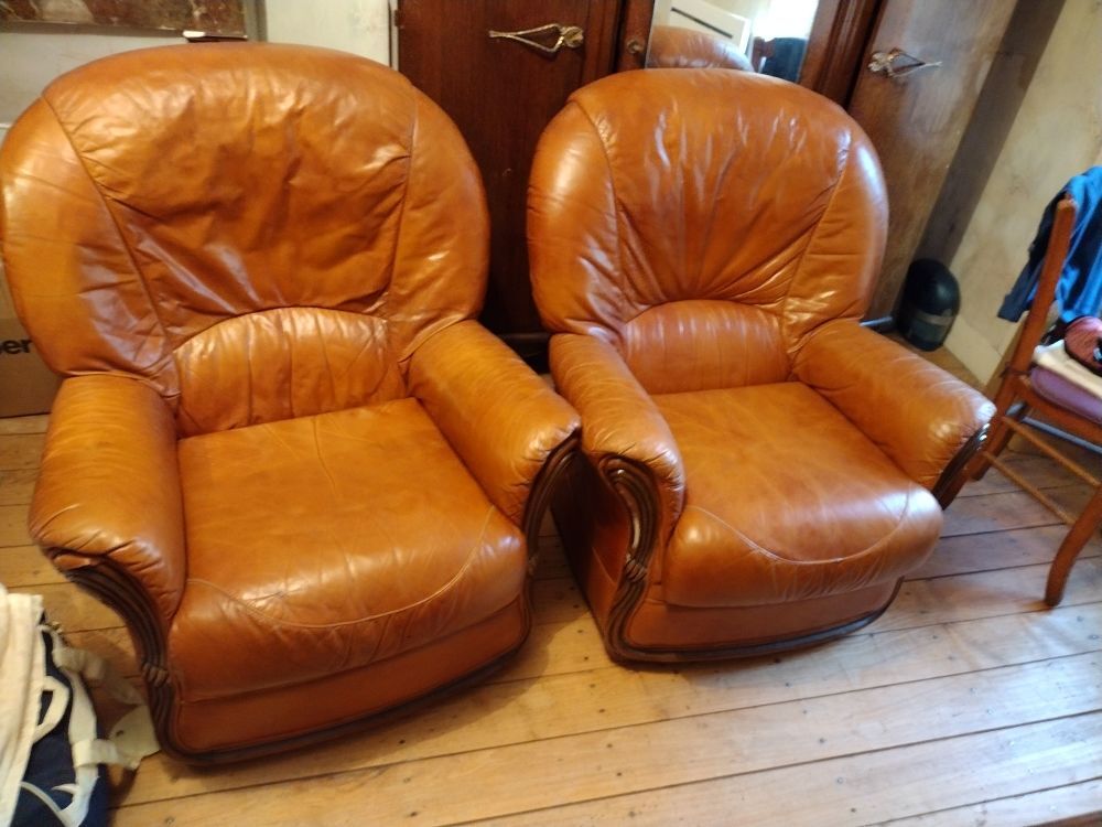 deux fauteuils Meubles
