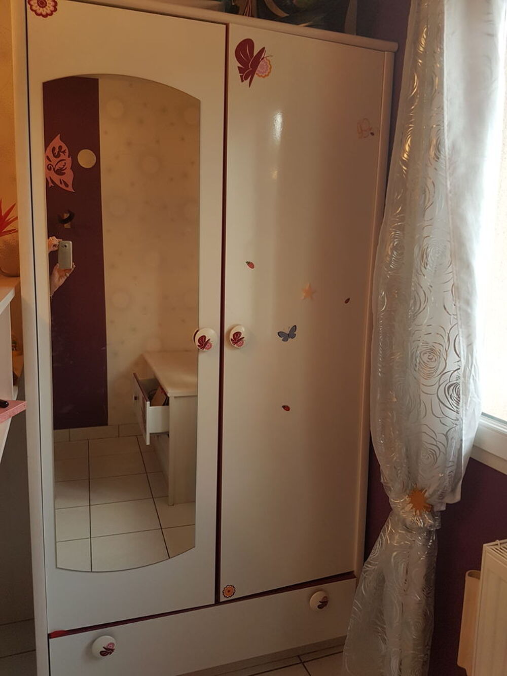 CHAMBRE COMPL&Egrave;TE SUR&Eacute;LEV&Eacute;, EXCELLENT &Eacute;TAT Meubles