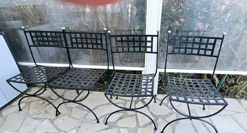  4 chaises de jardin m&eacute;tal noir d'occasion. Jardin