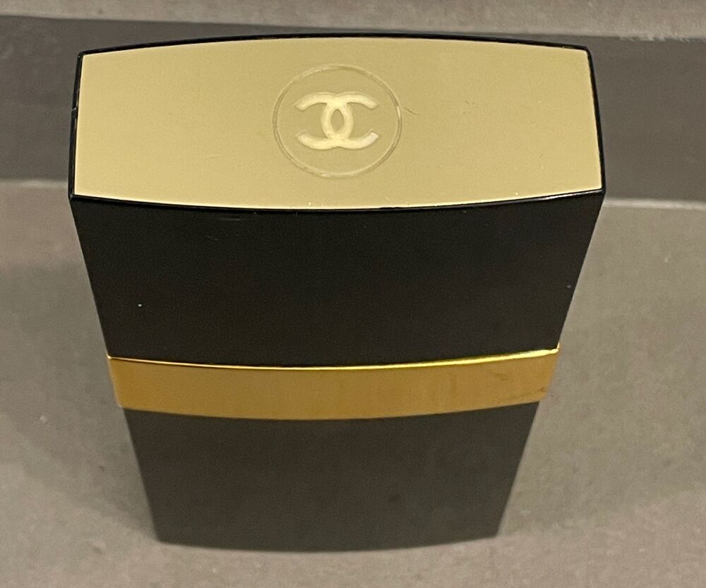 Vaporisateur rechargeable vide-parfum femme no. 5 de Chanel Bijoux et montres