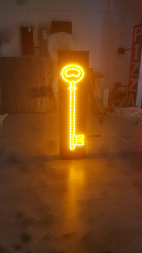 LED cordonnerie, serrurier simple face au double face 540 93300 Aubervilliers