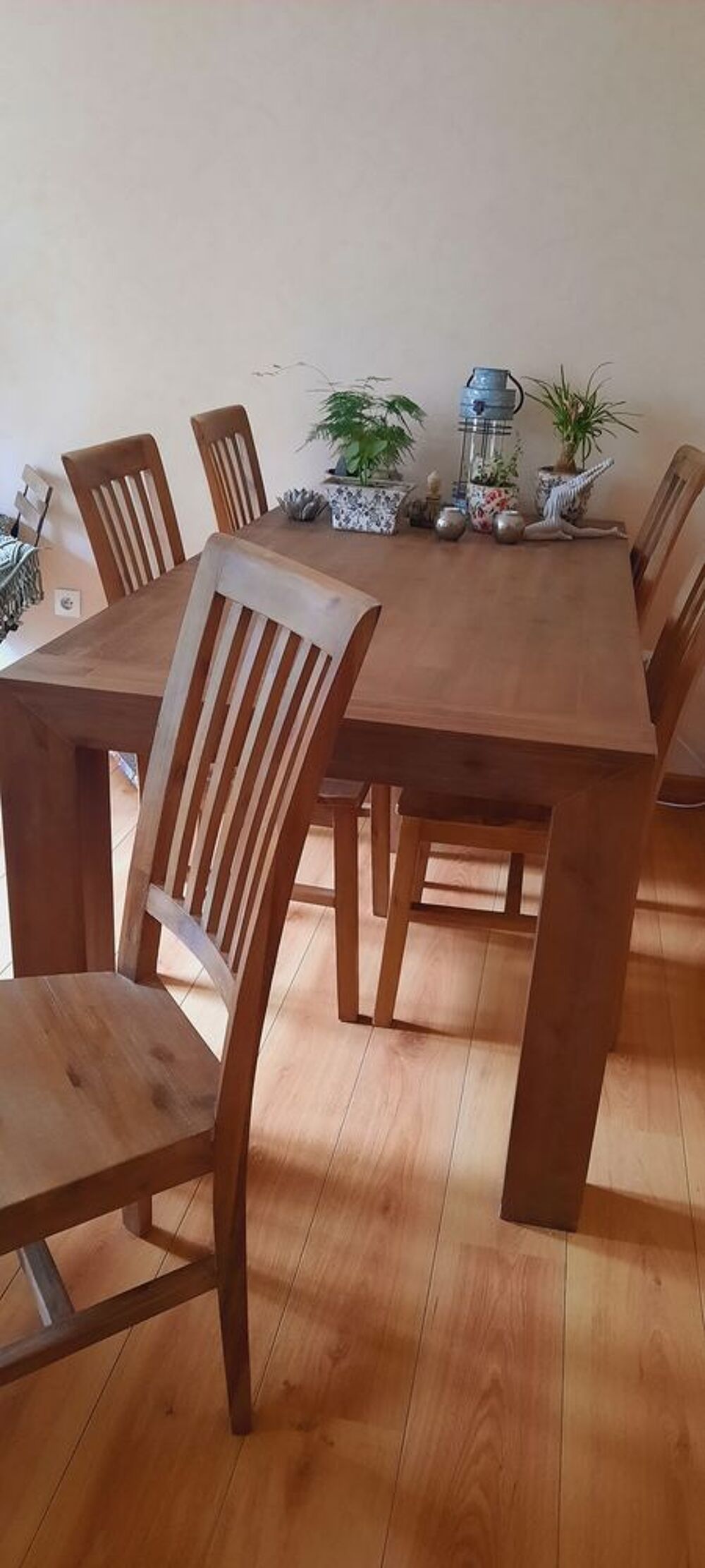 table salle a manger et ses 6 chaises Meubles