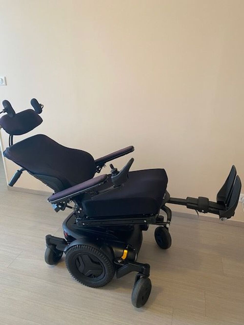 AV fauteuil roulant &eacute;lectrique enfant ou adulte Sports
