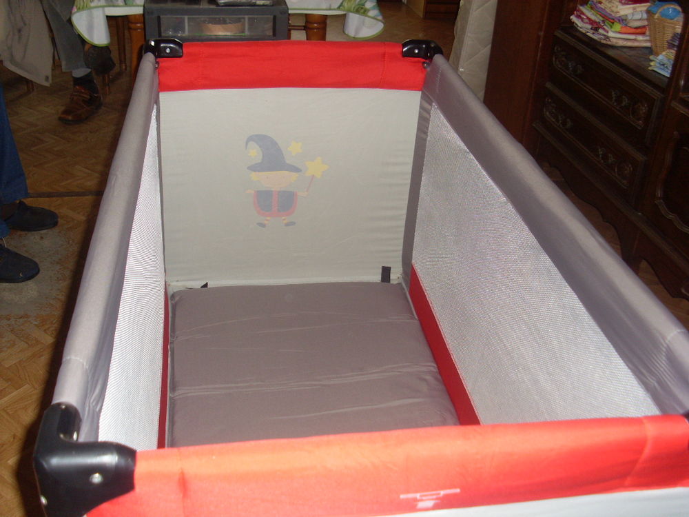 lit etat neuf +matelat special bebe Mobilier enfants