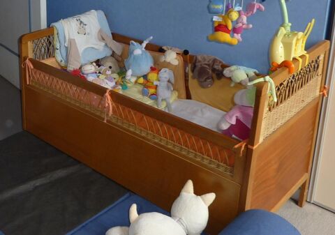 LIT BEBE VINTAGE 1970s EN BOIS ET ROTIN
80 Gif-sur-Yvette (91)