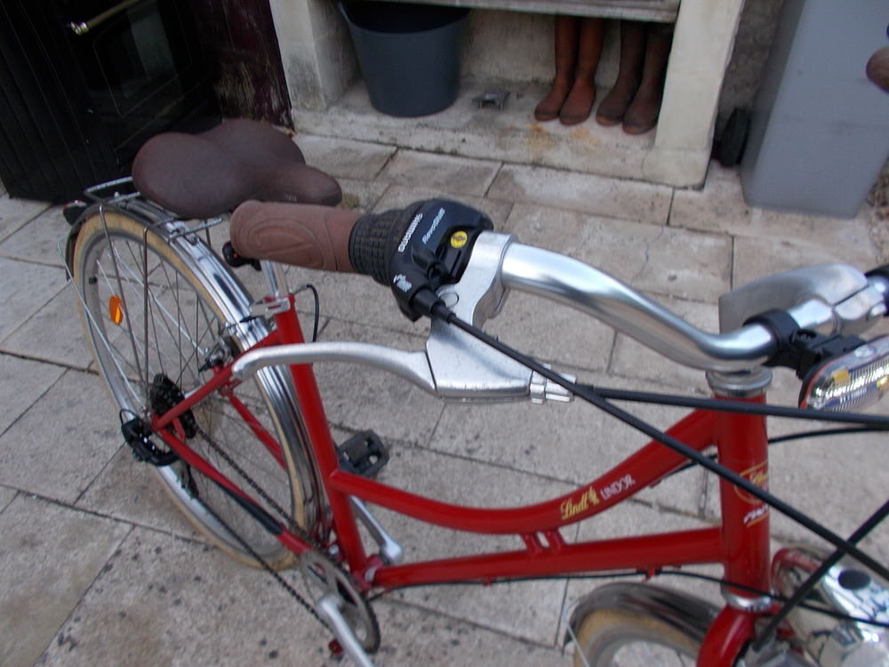 velo de ville ARCADE COFEE 2021 roue 700-28 6 v Vélos