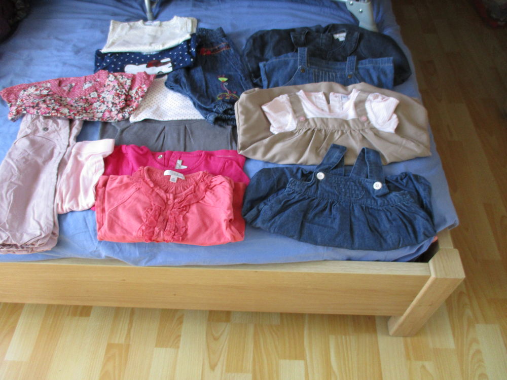 lot v&ecirc;tements 9 mois fille . Puériculture