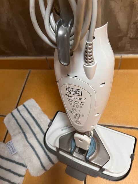 Nettoyeur Vapeur Black + Decker Lagord (17)