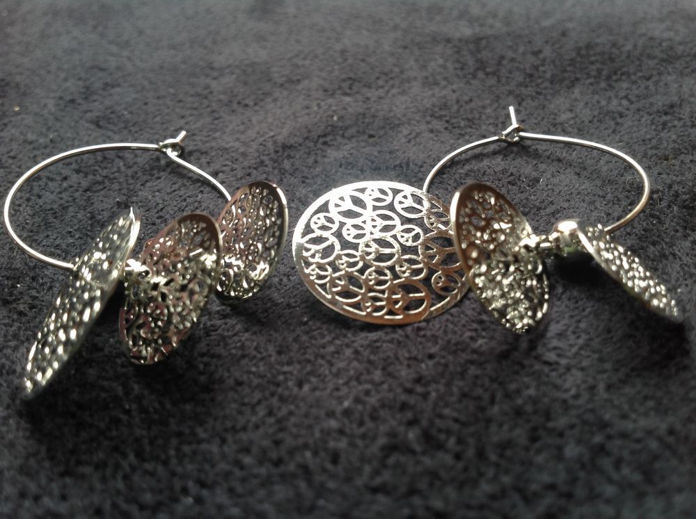 BOUCLES OREILLES ARGENT&Eacute; PEACE&amp;LOVE/ANNEAU Envoi Possible
Bijoux et montres
