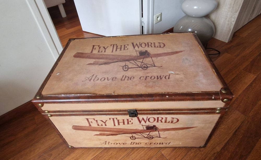 Malle coffre vintage aviation Fly The World ? 69 cm Meubles