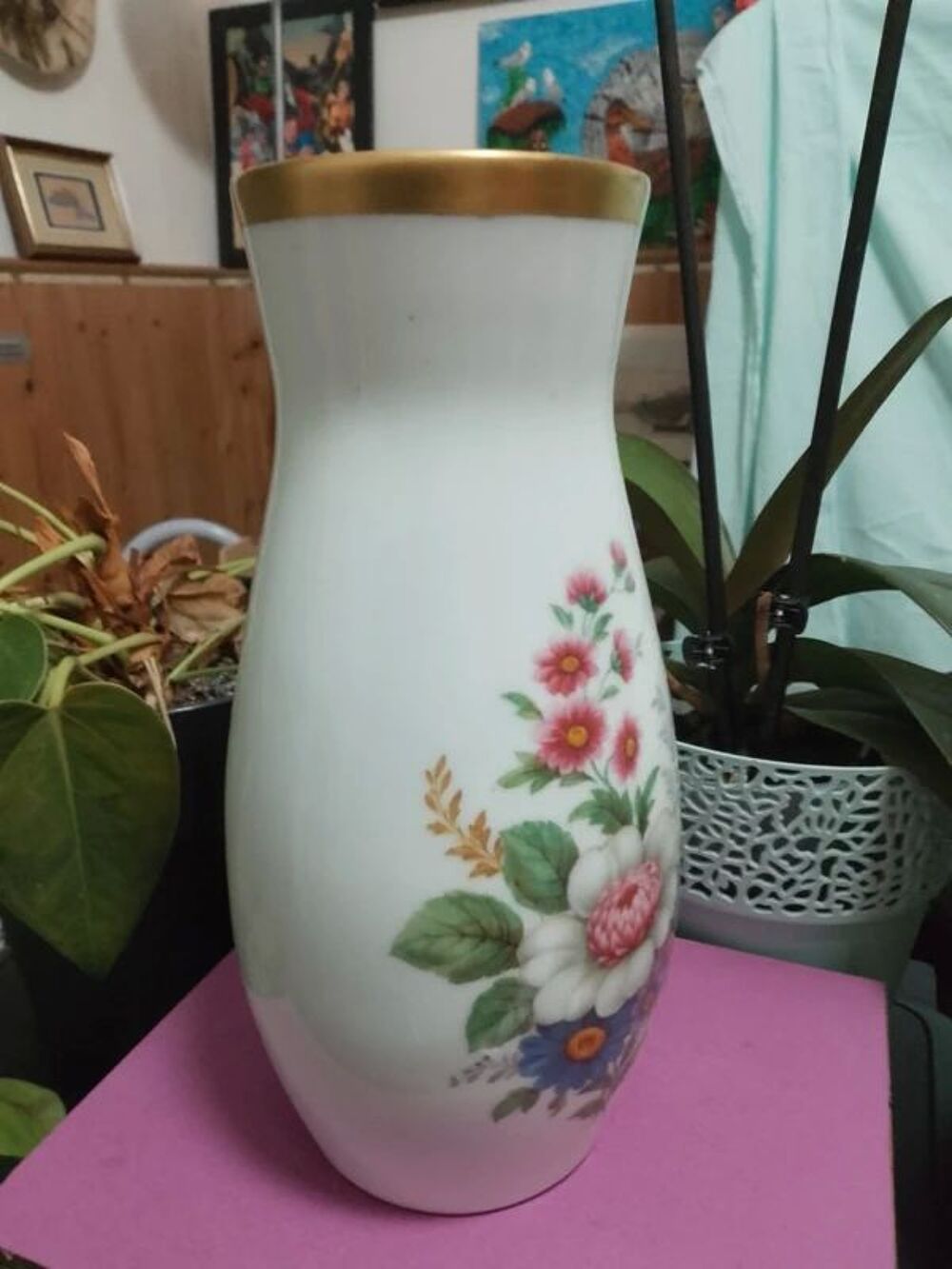 Vase en c&eacute;ramique &agrave; d&eacute;cor Florale Porcelaine de Limoges. Décoration