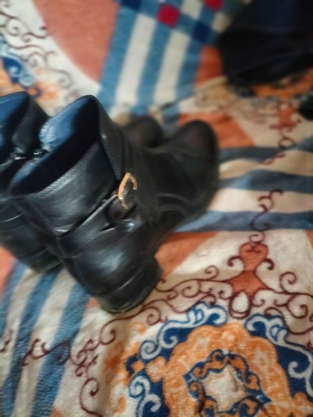 Boots cuir pointure 37 tr&egrave;s bon &eacute;tat Chaussures