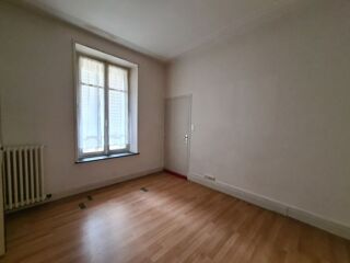  Appartement à louer 4 pièces 102 m²