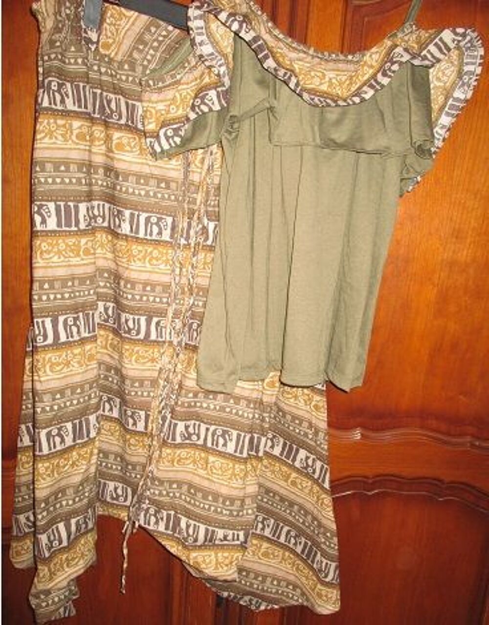 ENSEMBLE SAROUEL ET HAUT ASSORTI Vêtements