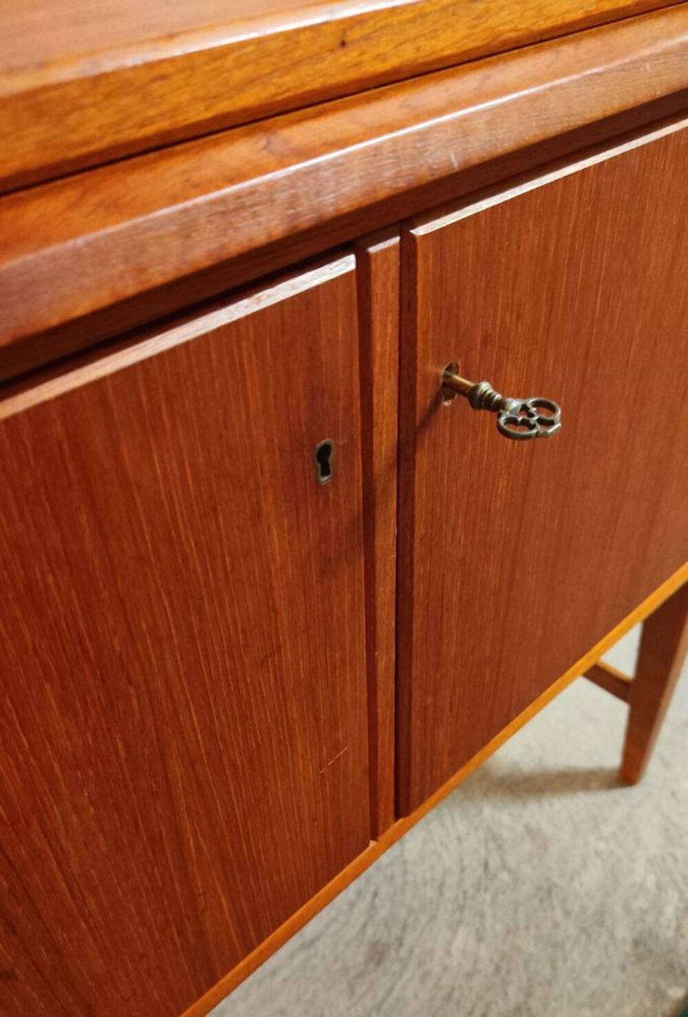 Buffet scandinave vintage en teck avec surface d'&eacute;criture Meubles