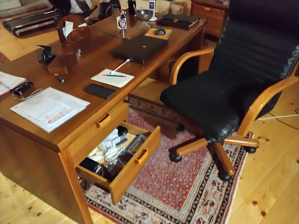 Ensemble Bureau cossu, ancien bureau professionnel
Meubles