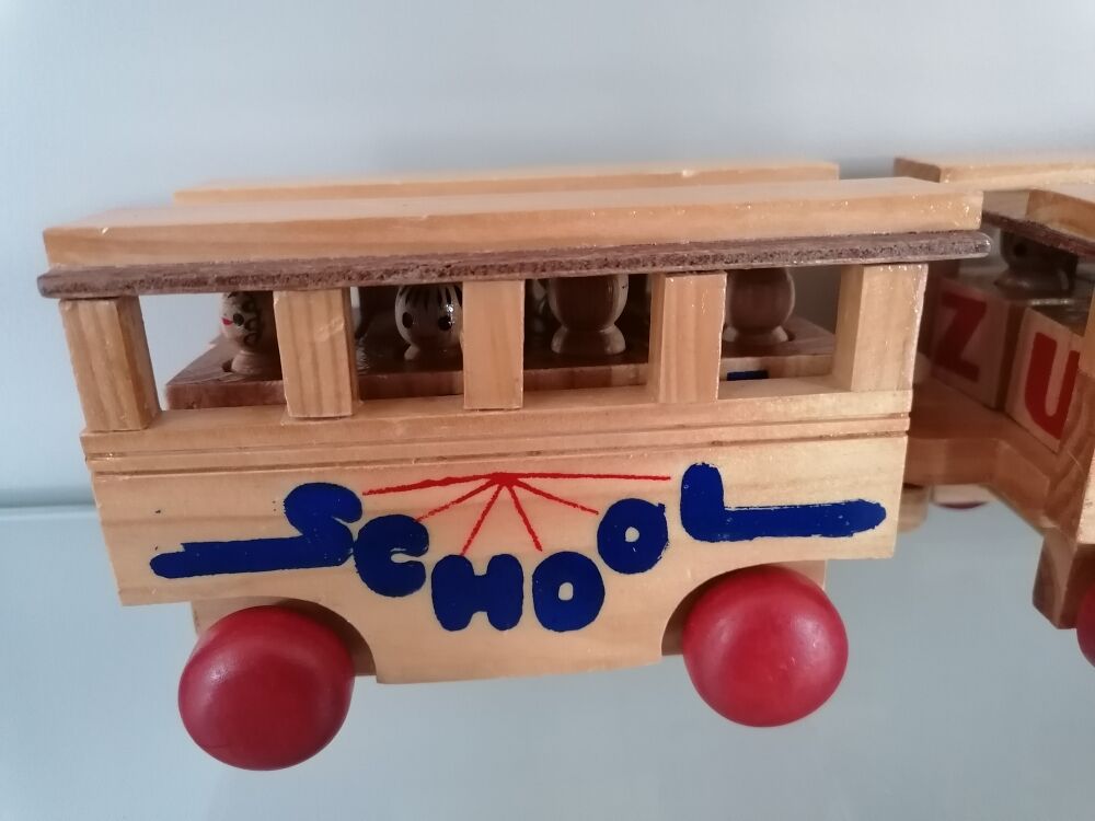 Ptit train en bois Jeux / jouets