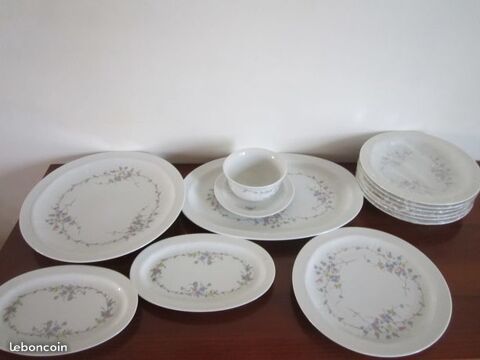 Service fleur porcelaine jamais 70 Noyon (60)