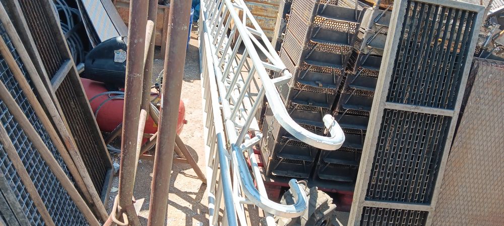   Echelle toit ,secours ,chantier etc 