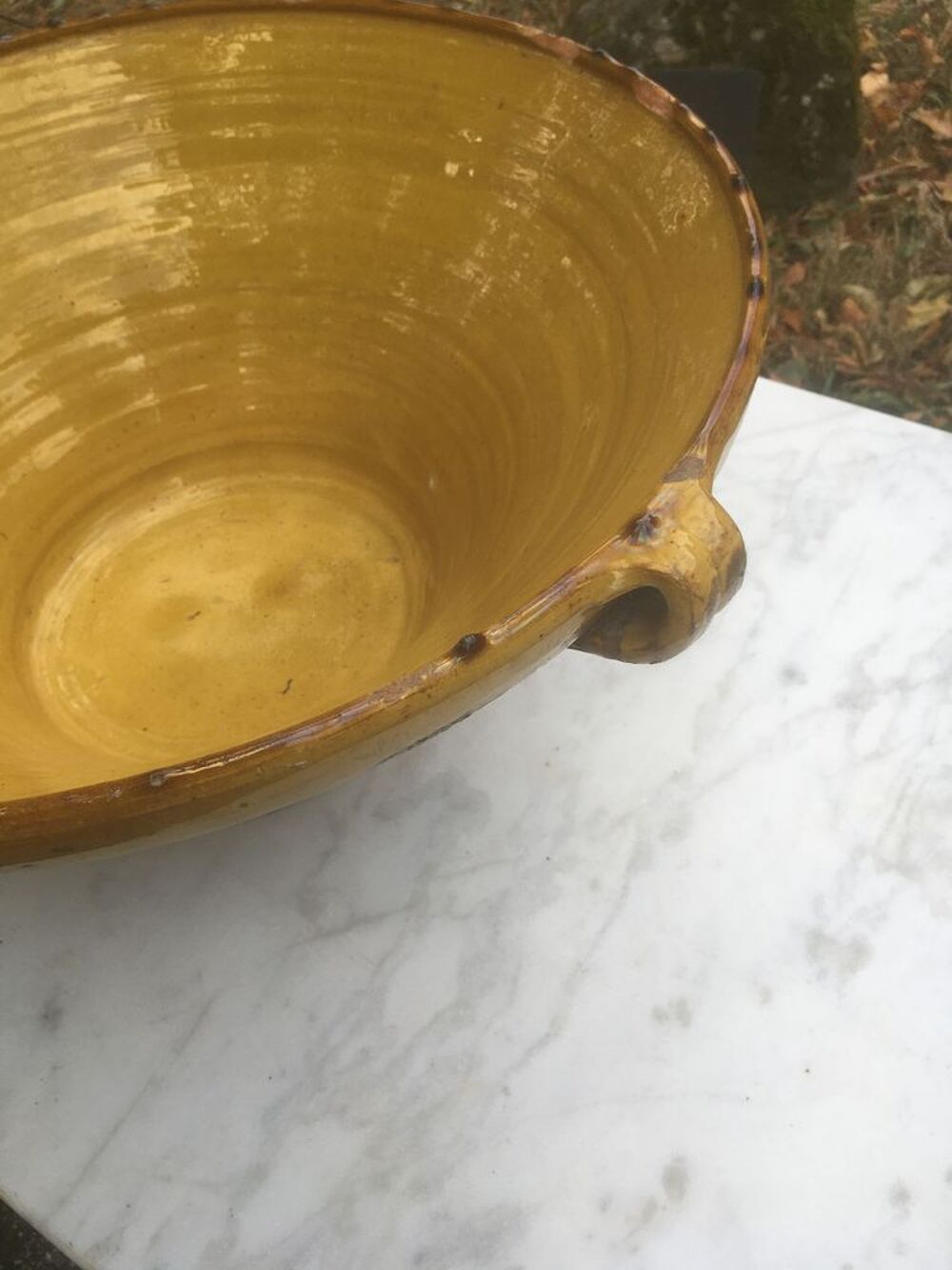 Gr&eacute;salle en terre cuite verniss&eacute;e jaune / pot / Tian (GL) Décoration