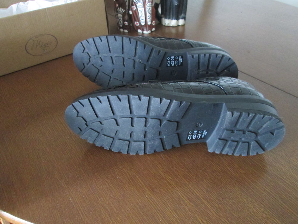 Chaussures neuves femme taille 42 Chaussures