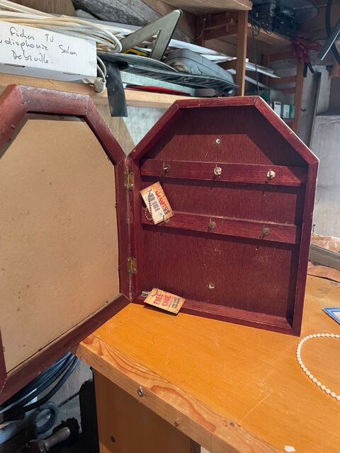 armoire à clés La Neuville-au-Pont (51)