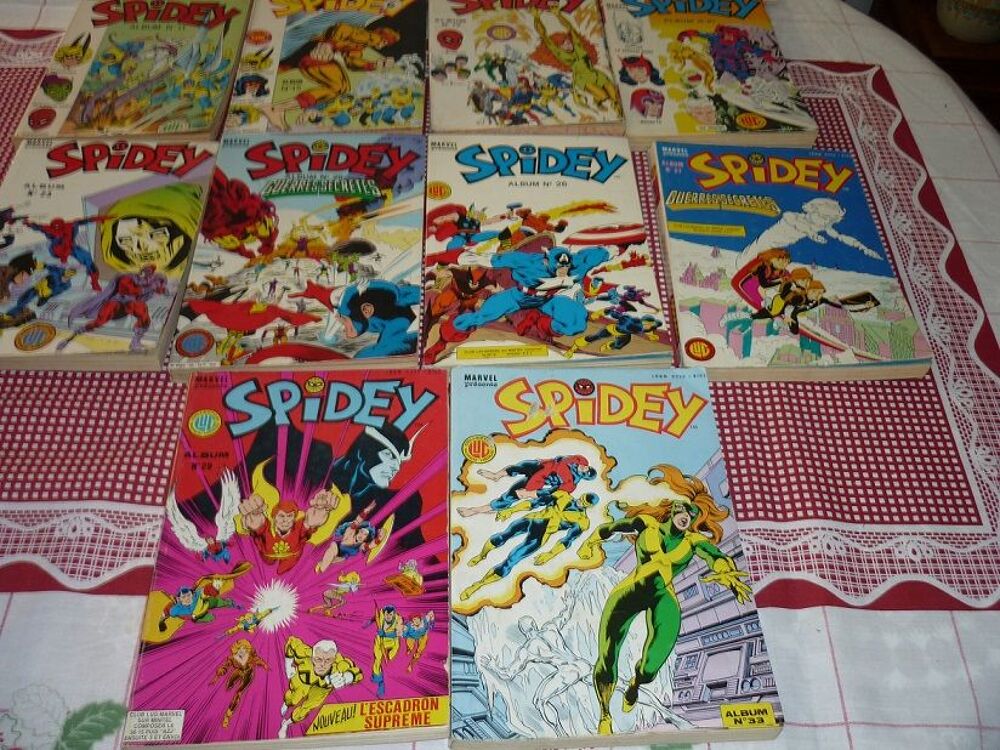 ALBUMS "SPIDEY" Livres et BD