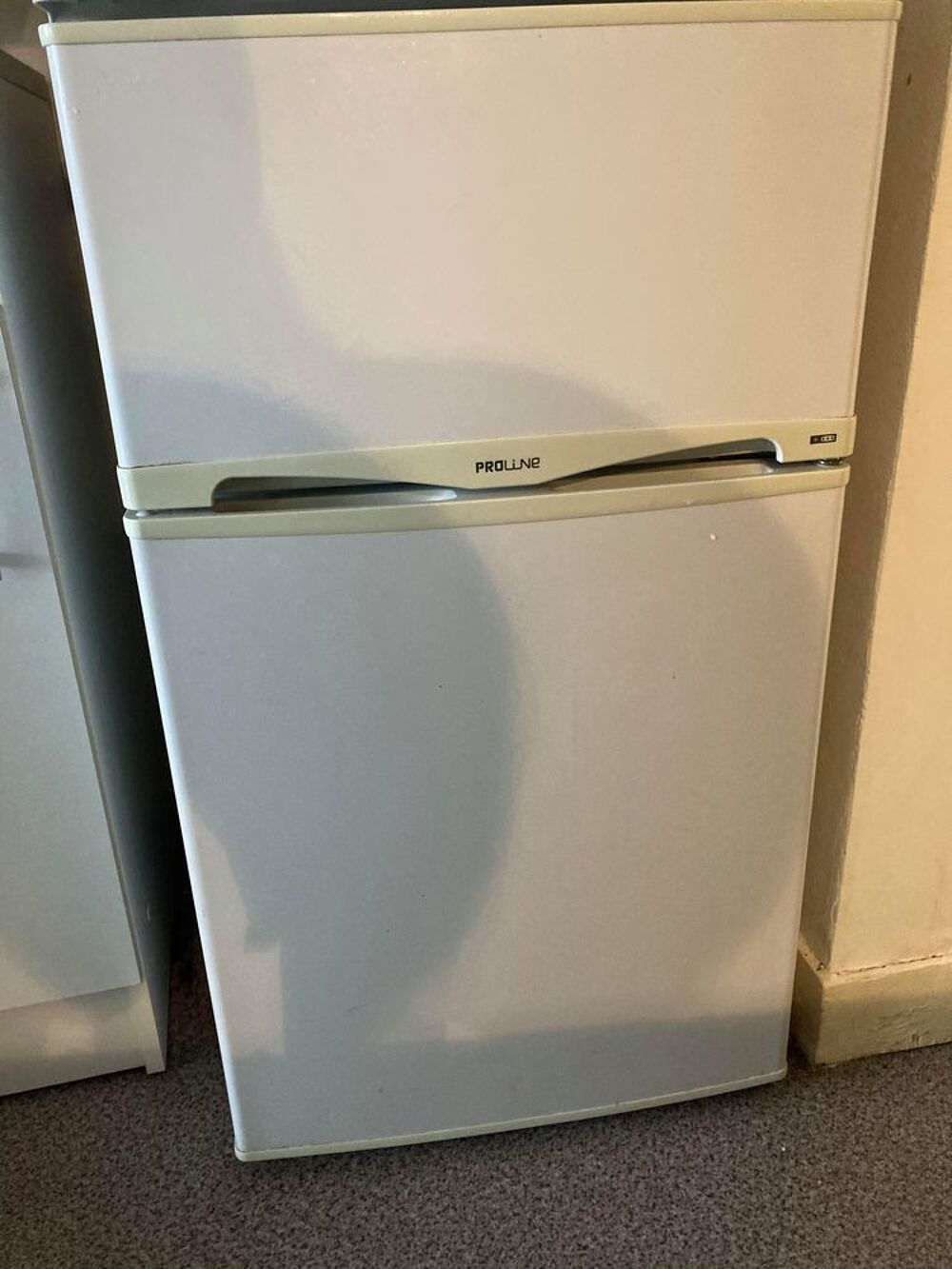 Petit r&eacute;frig&eacute;rateur avec cong&eacute;lateur Electroménager