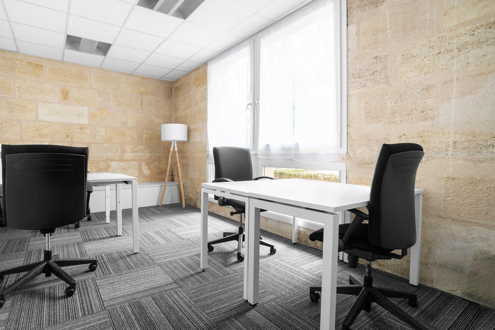   Bureau entièrement équipé à louer pour vous et votre équipe à Bordeaux Le Bouscat  