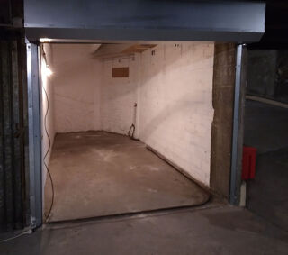  Parking / Garage � louer 12 m� Paris