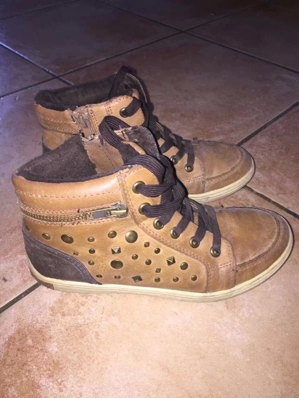 Basket Lovely Skulls P35 en tbe &agrave; 8 euros Chaussures enfants