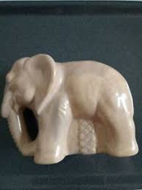 2 pins �l�phant -2 pins fleur - 3 Br�tigny-sur-Orge (91)